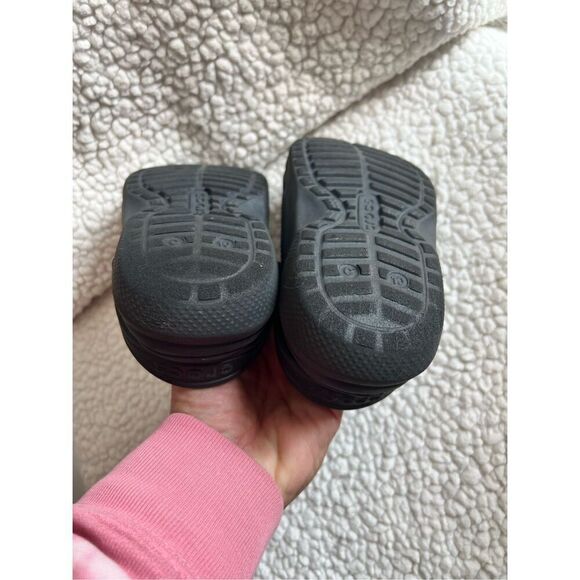 Croc Shoes - Picture 5 of 6